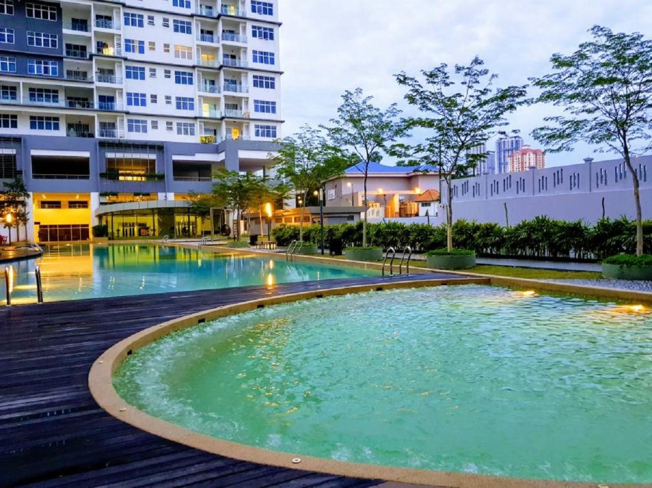 Puchong Skypod 10 Pax Ioi Mall Cozy Apartment Экстерьер фото